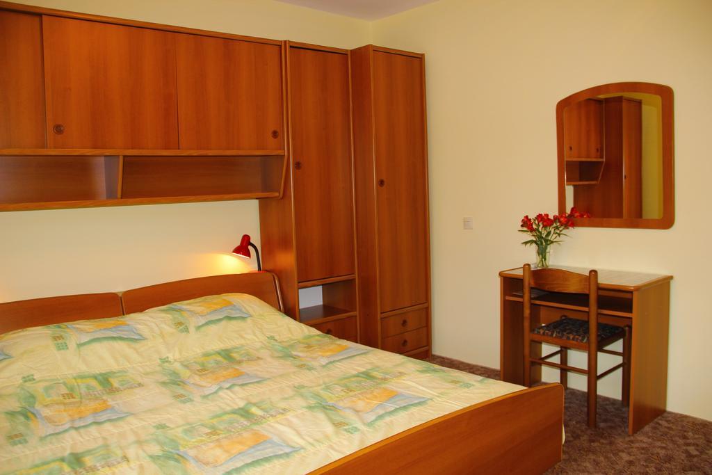 スラノ Antun Mozara Family House Bed & Breakfast エクステリア 写真