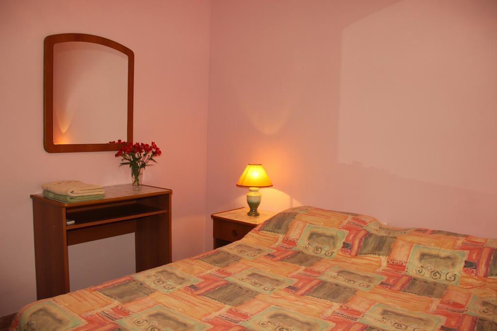 スラノ Antun Mozara Family House Bed & Breakfast エクステリア 写真