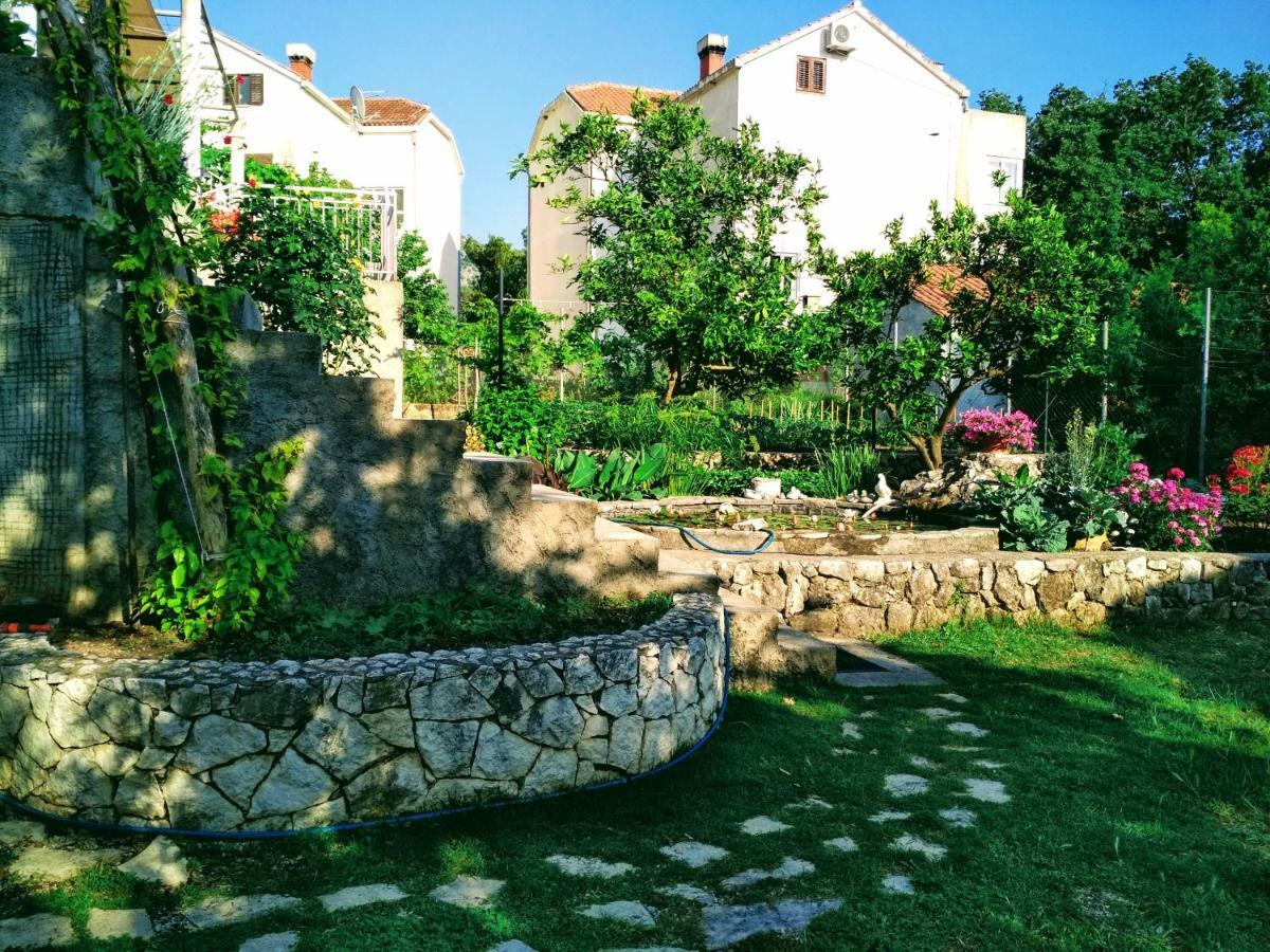 スラノ Antun Mozara Family House Bed & Breakfast エクステリア 写真