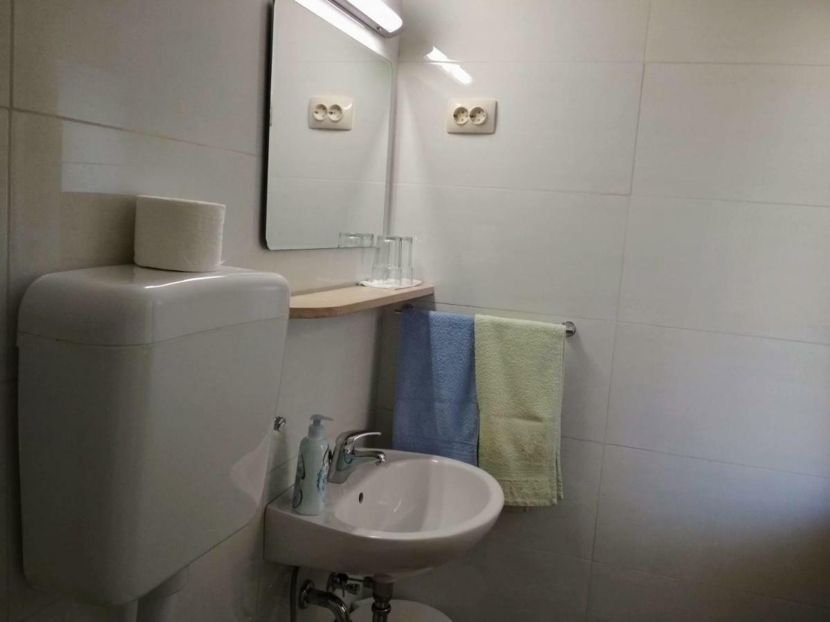 スラノ Antun Mozara Family House Bed & Breakfast エクステリア 写真