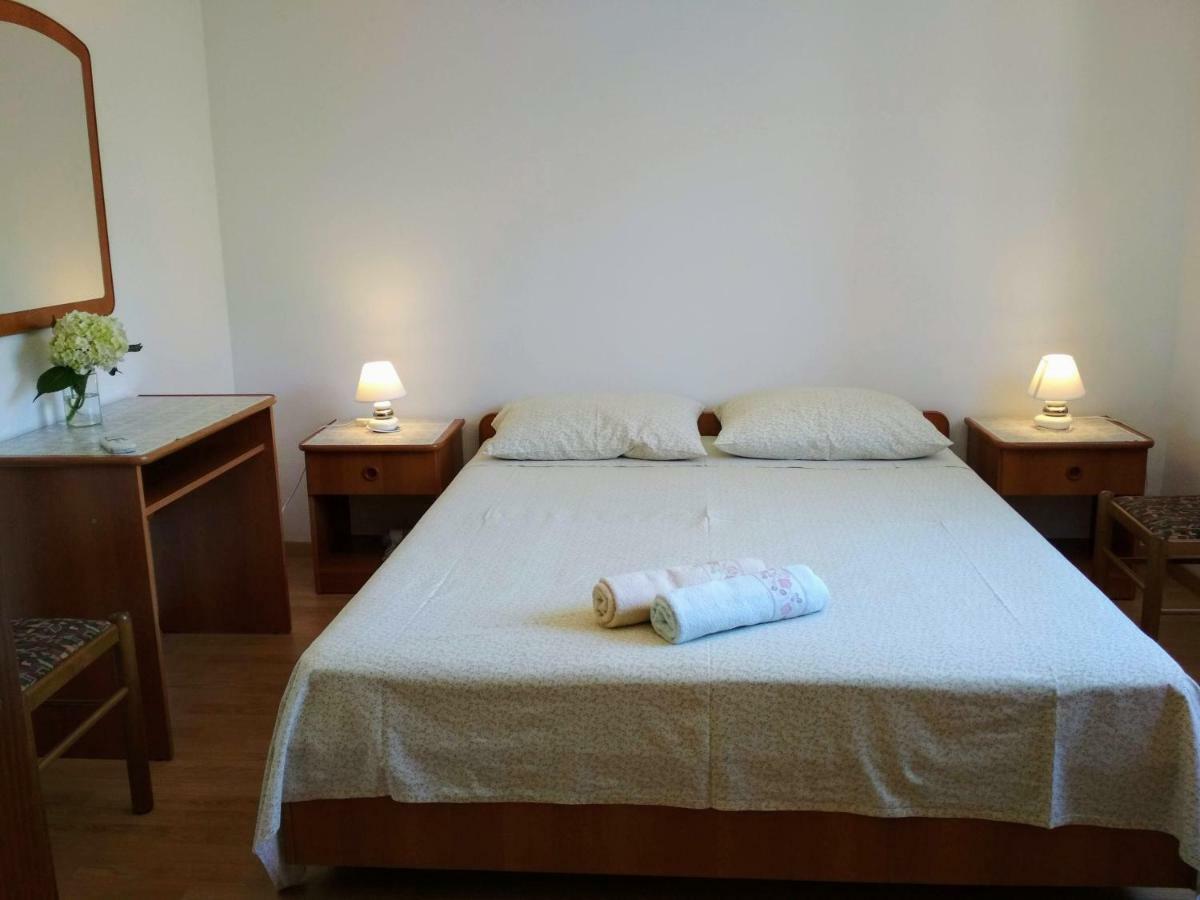 スラノ Antun Mozara Family House Bed & Breakfast エクステリア 写真