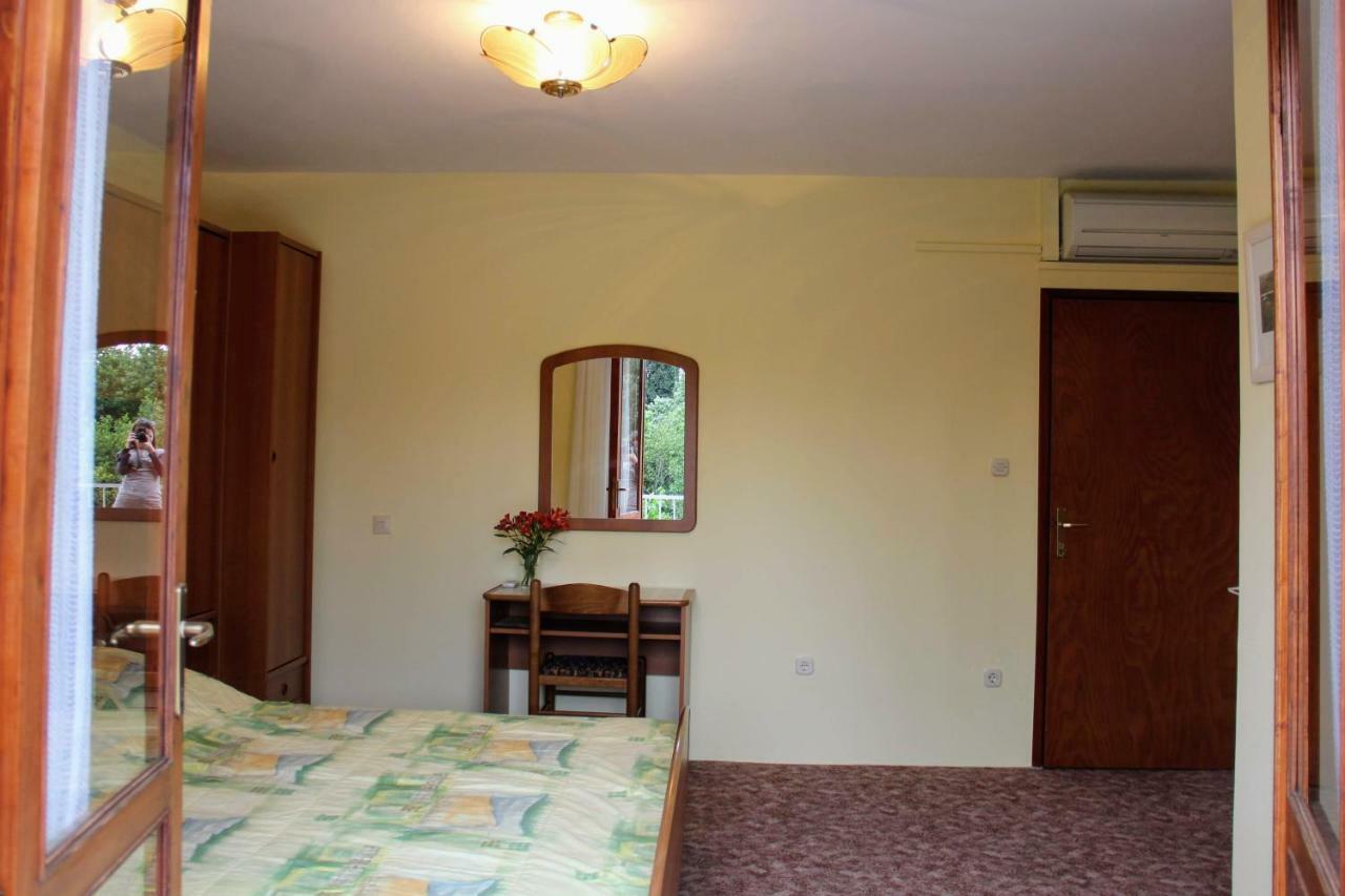 スラノ Antun Mozara Family House Bed & Breakfast エクステリア 写真