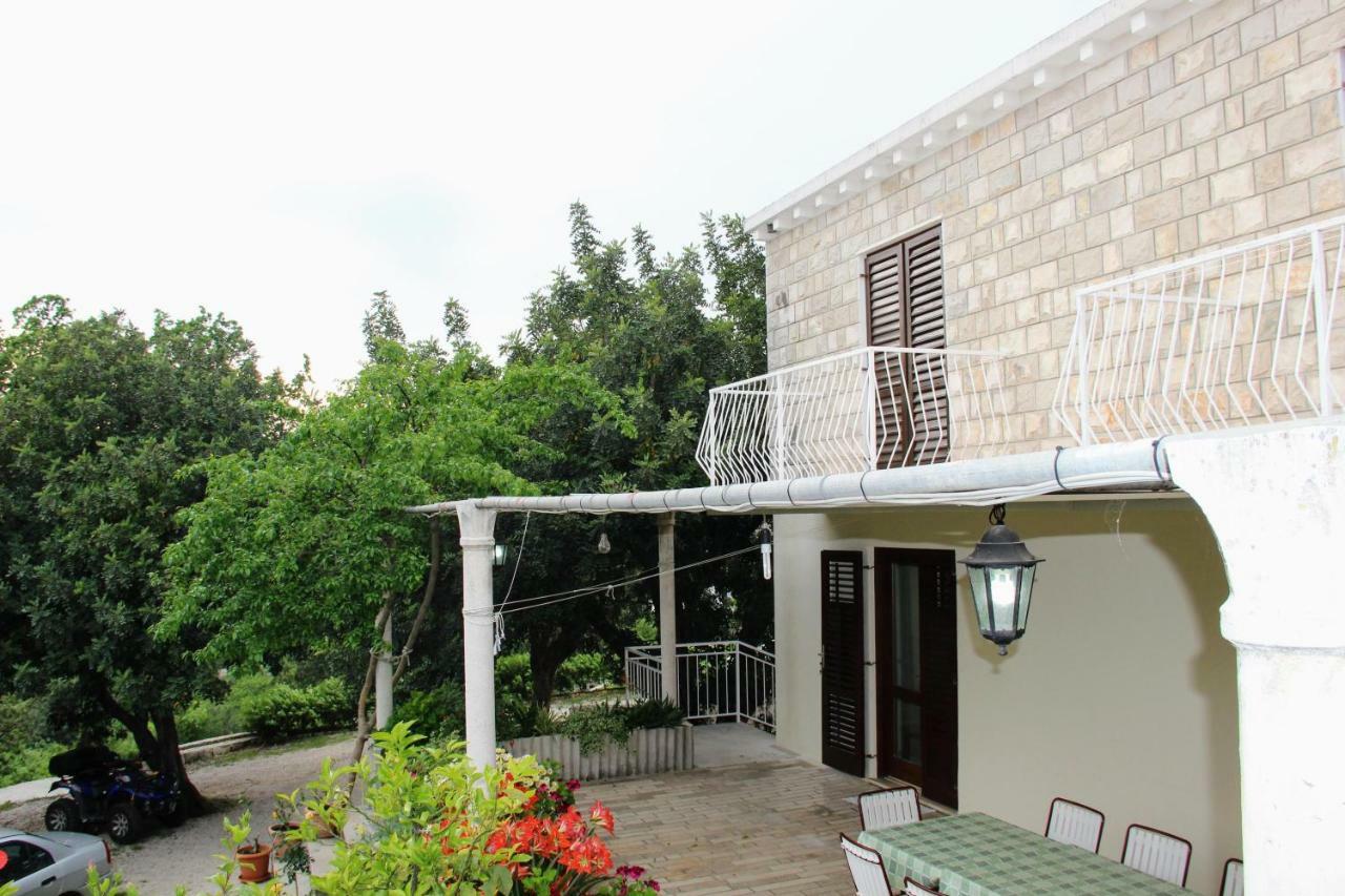 スラノ Antun Mozara Family House Bed & Breakfast エクステリア 写真